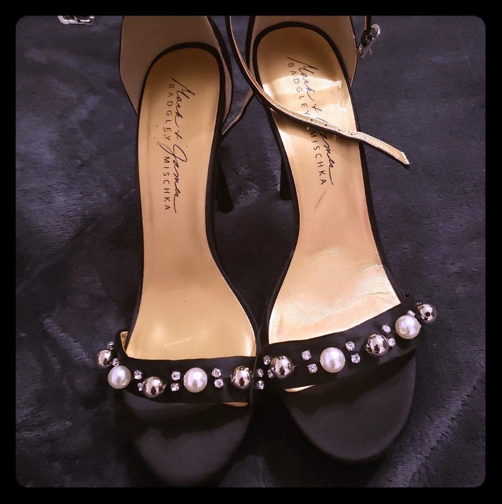 NWOT Strappy sandal heel